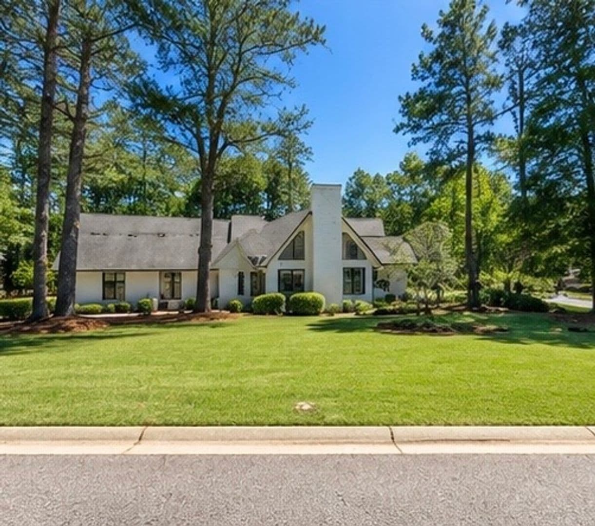 Fayetteville House: 2900 Middlesex Rd