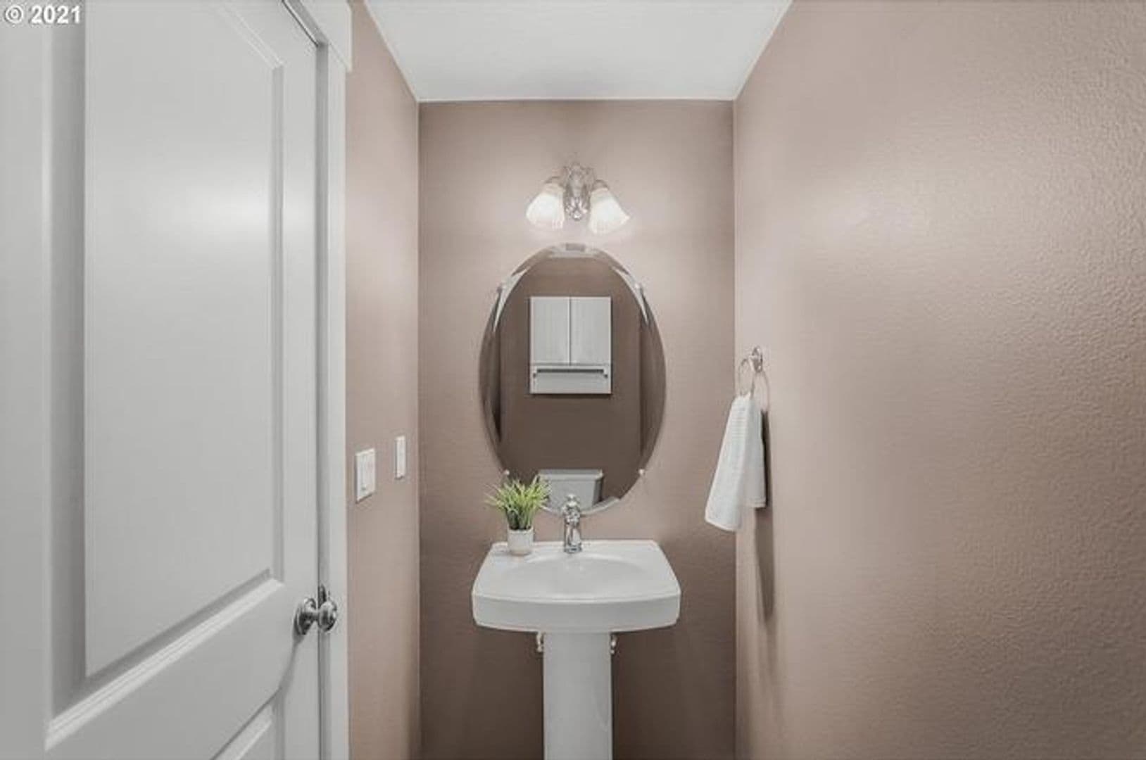 Portland House: 11422 SW Laurel Glen Ct