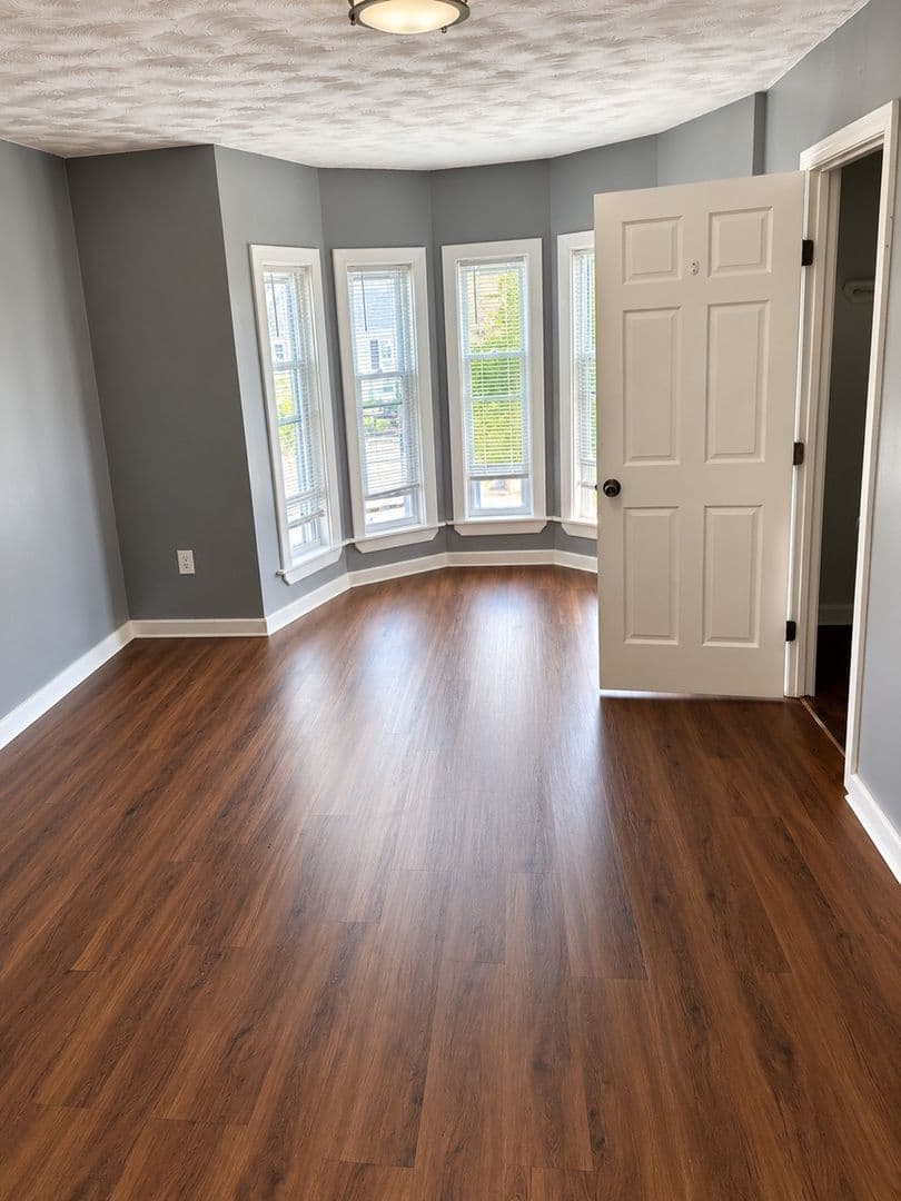 Lowell Townhome: 27 W 5th St
