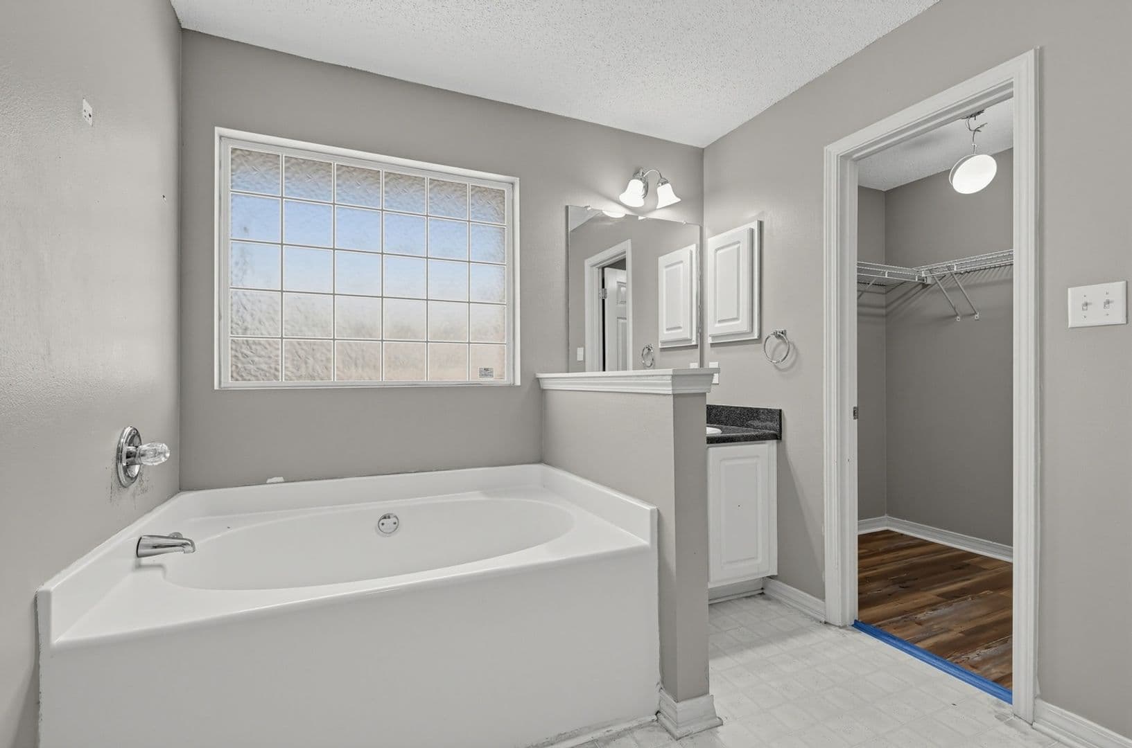Mobile House: 1387 Hunters Ridge Dr W