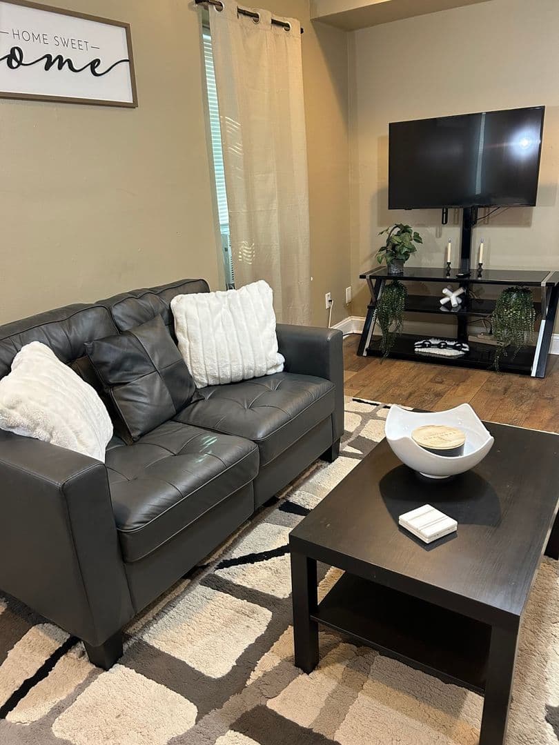 Wilimington Townhome: 1103 W 7th St