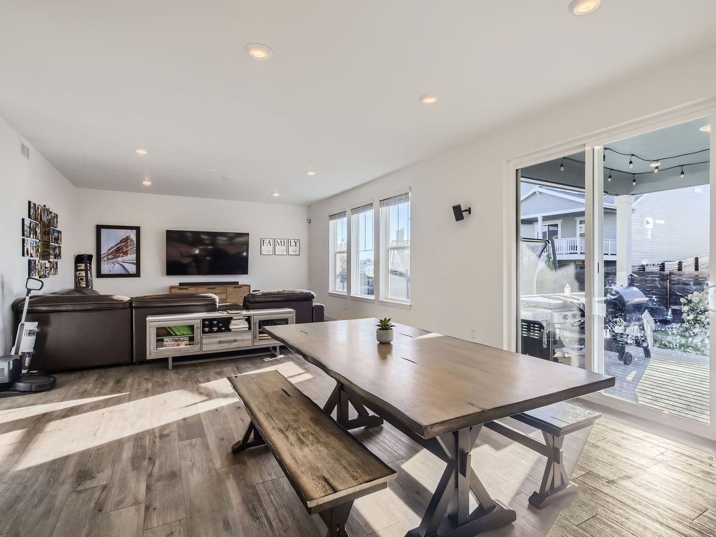Longmont House: 12885 Bay St