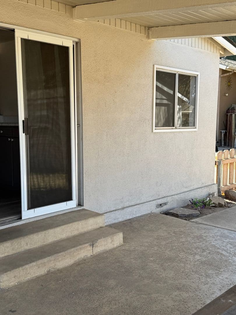 Visalia House: 16534 Avenue 291