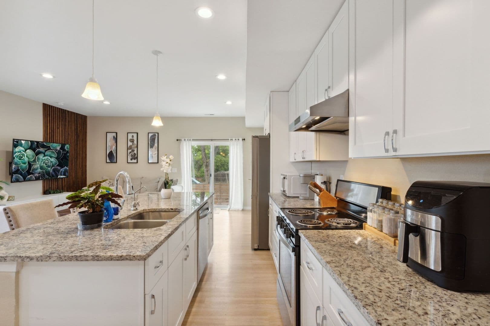 Commerce City Townhome: 6912 Locust Ct