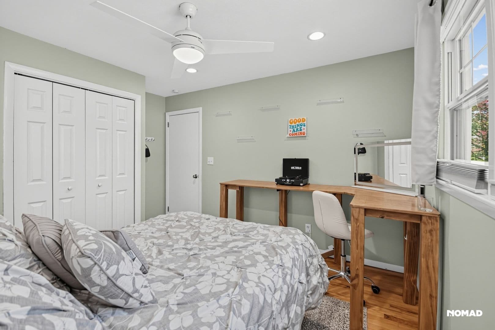 Newington House: 80 Knollwood Rd