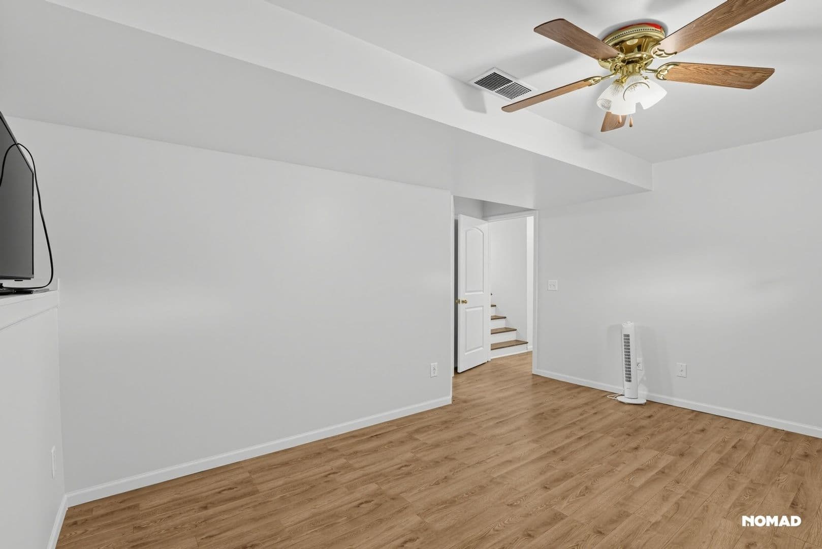 Belton House: 16403 Hinkle Ave