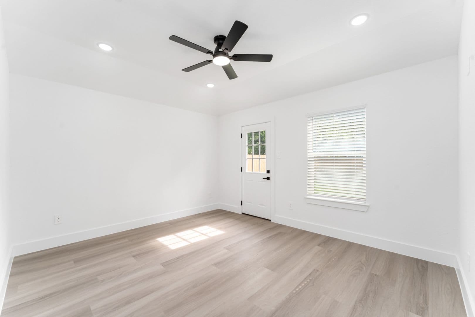 Houston Townhome: 9406 Sandra St