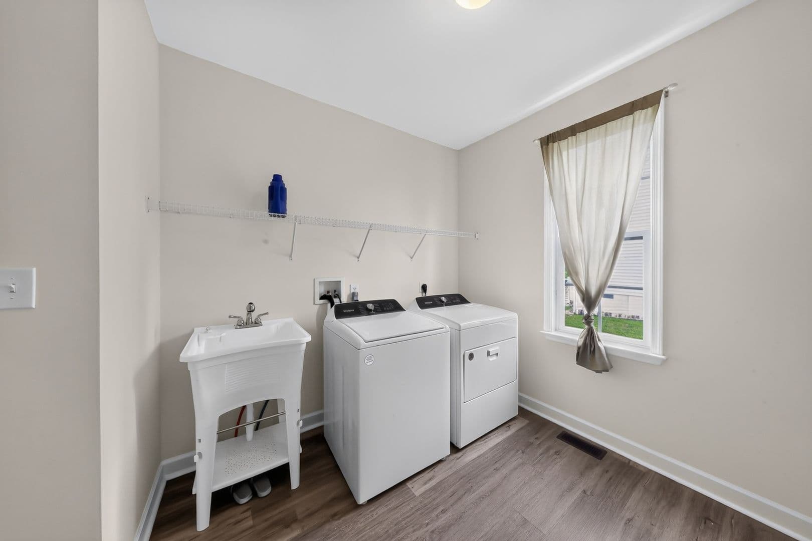 Middletown House: 110 Plymouth Pl