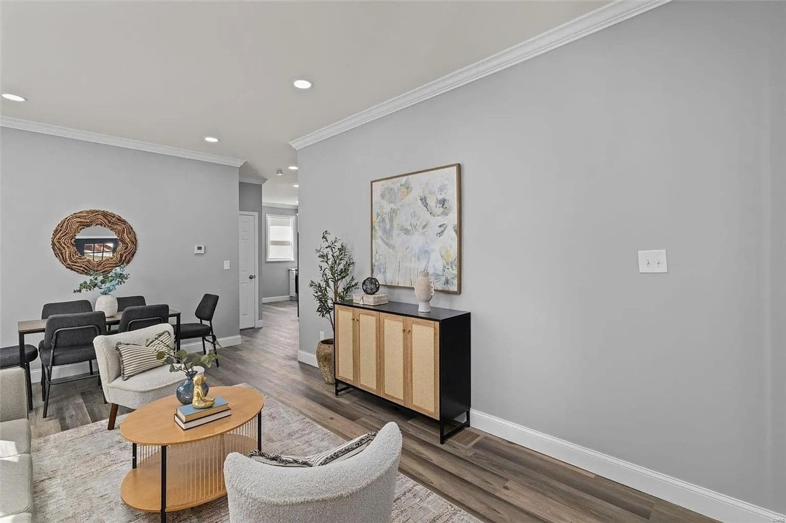 Saint Louis House: 4406 Ellenwood Ave