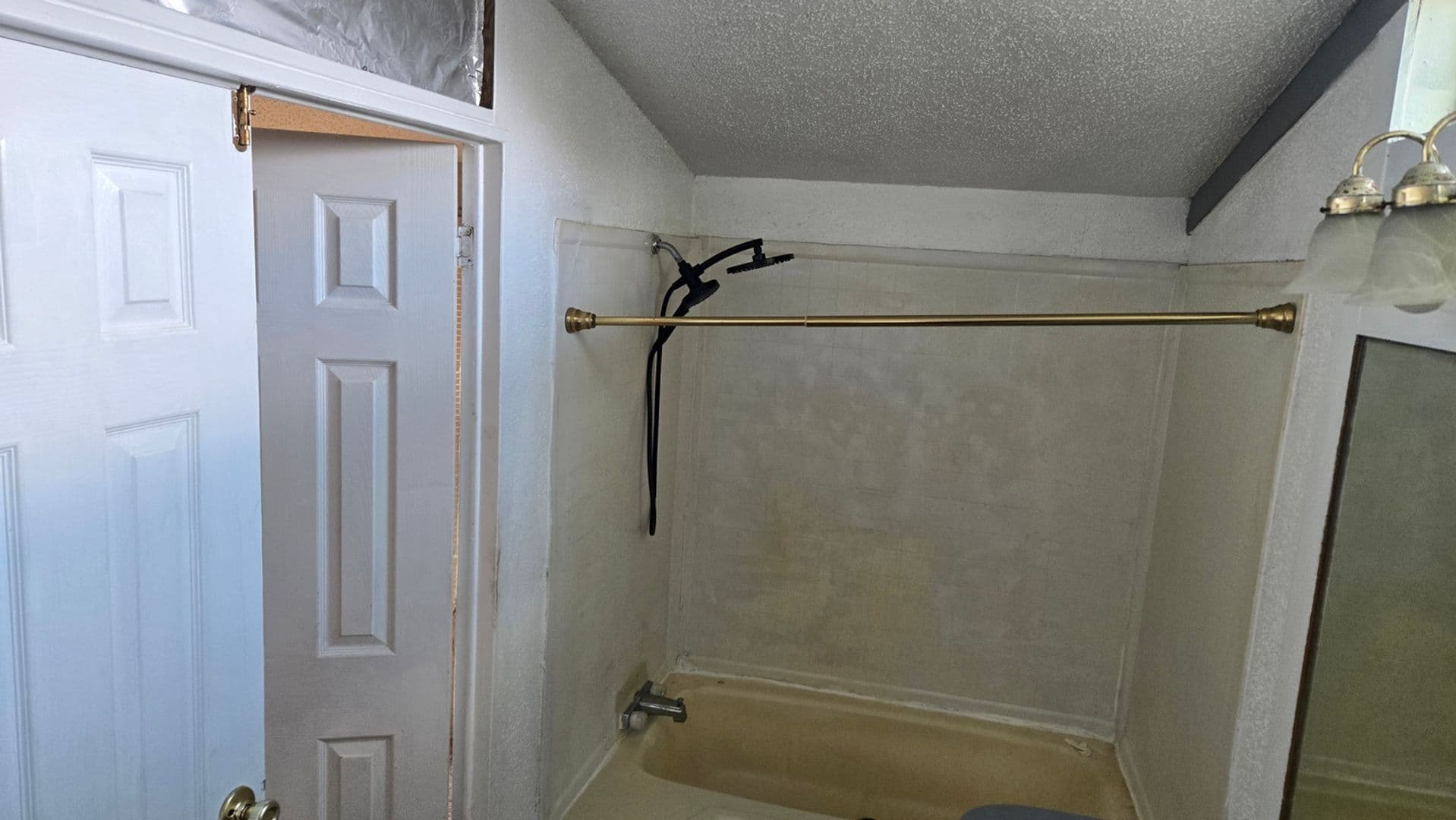 Fresno House: 617 Hickory St