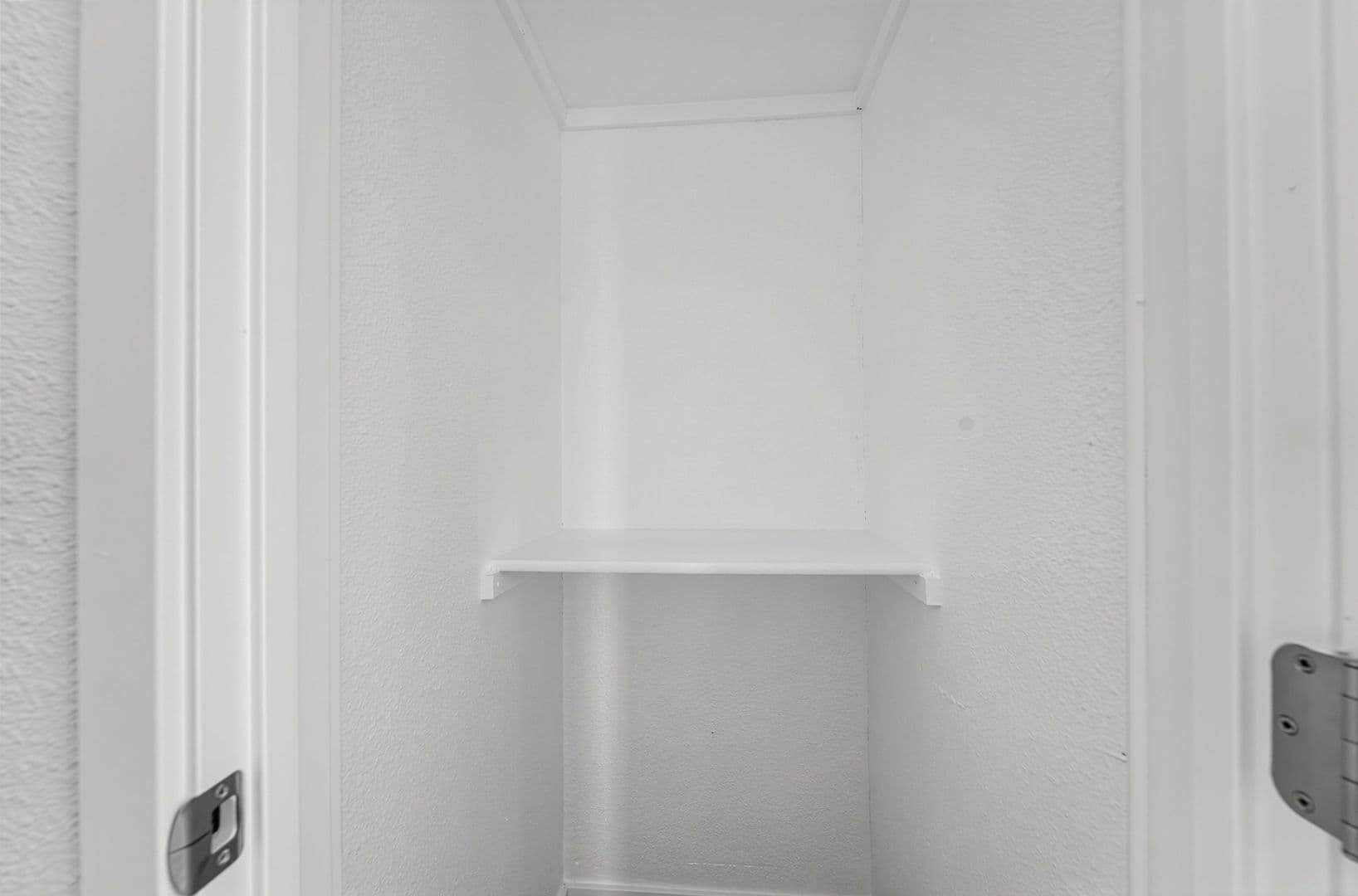 Los Angeles Townhome: 2703 Alsace Ave