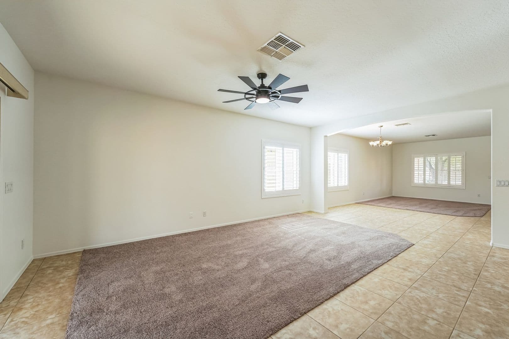 Gilbert House: 1268 E Birdland Dr