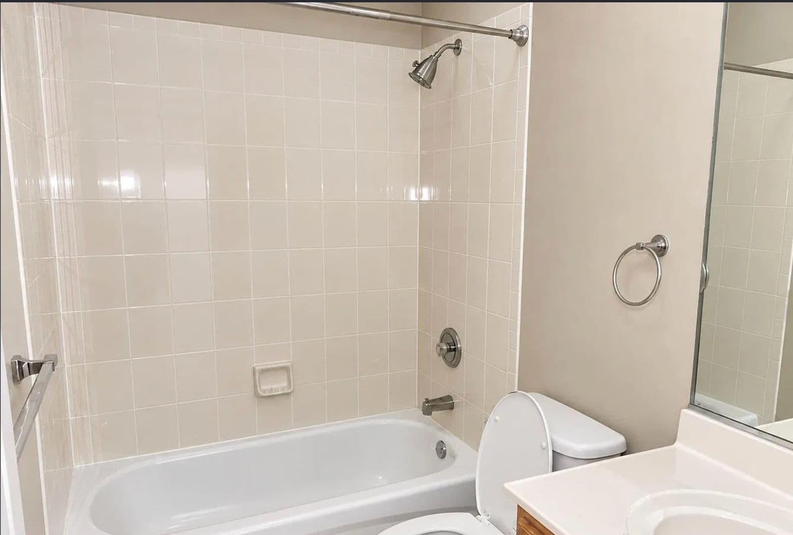 Englishtown Condo: 188 Shinnecock Dr