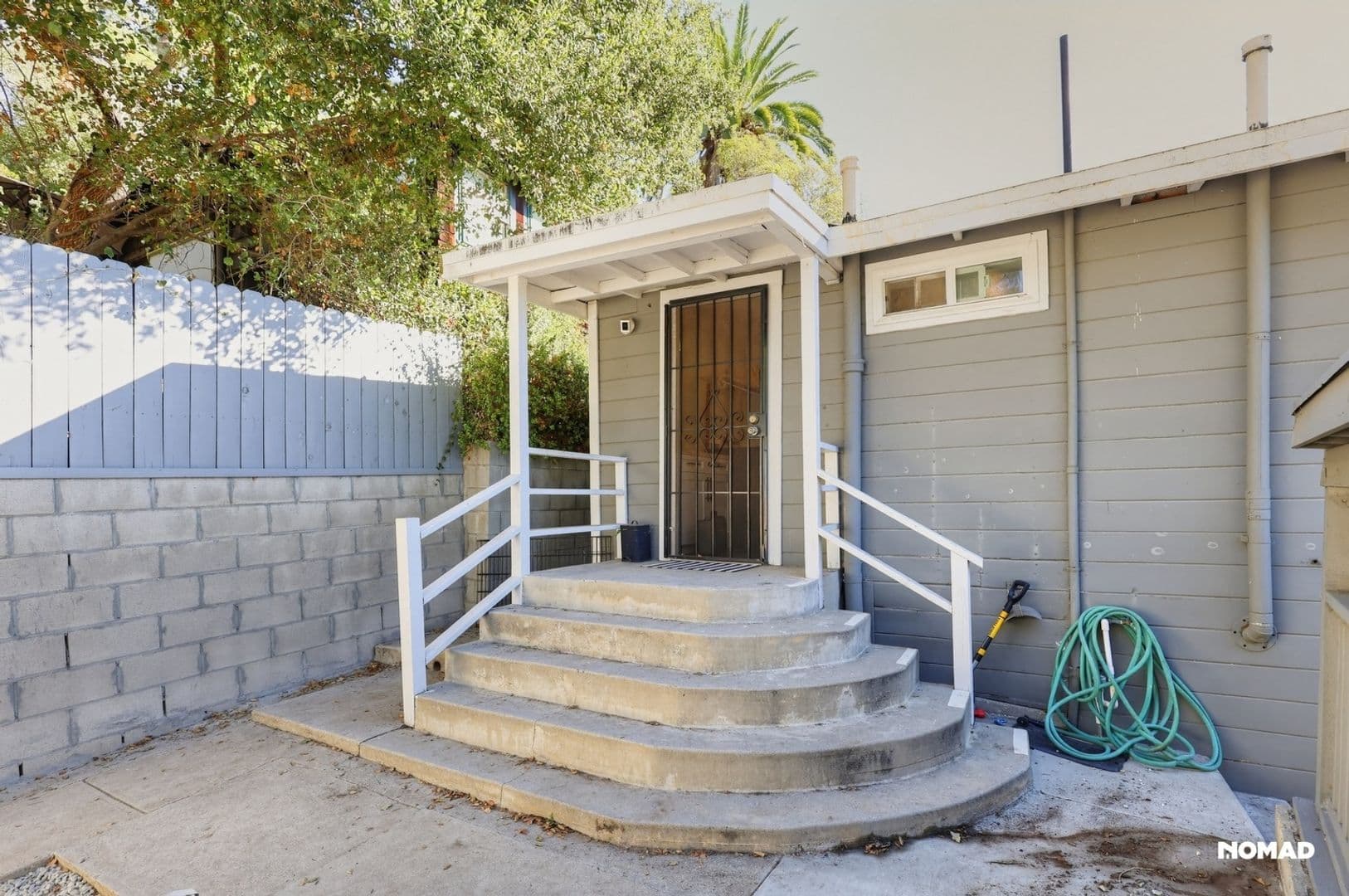 Los Angeles House: 4875 Wicopee Ave