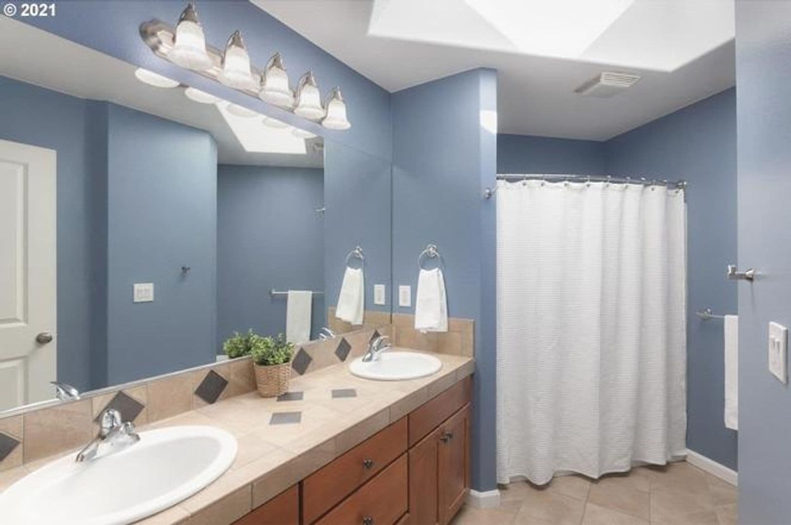 Portland House: 11422 SW Laurel Glen Ct