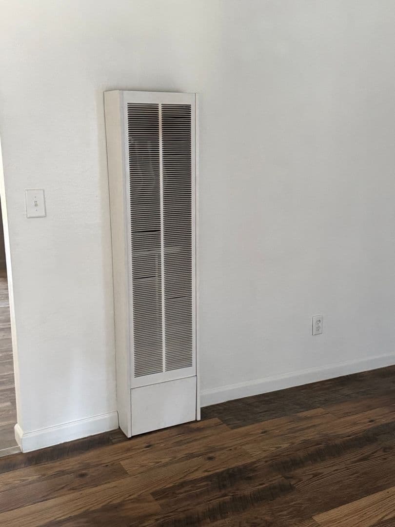 Visalia House: 16534 Avenue 291
