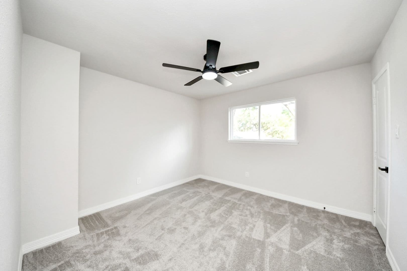 Houston House: 10806 Olympia Dr
