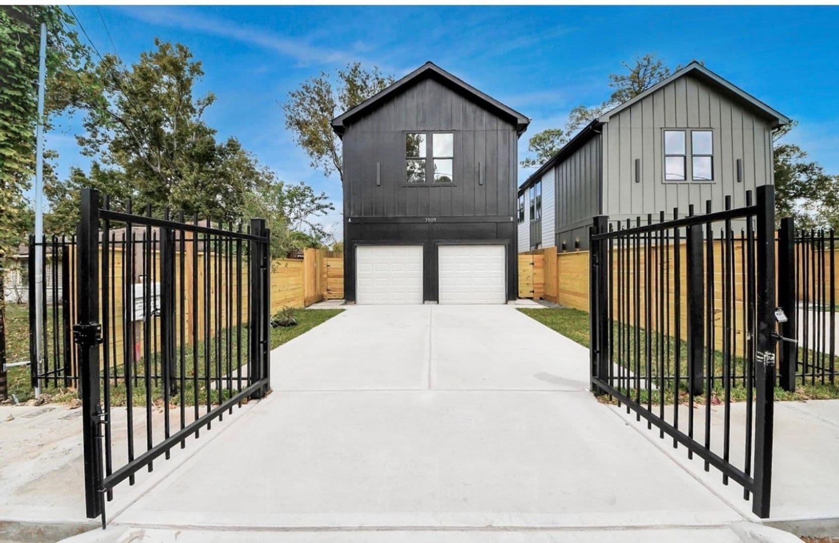 Houston Townhome: 7909 Lynette St