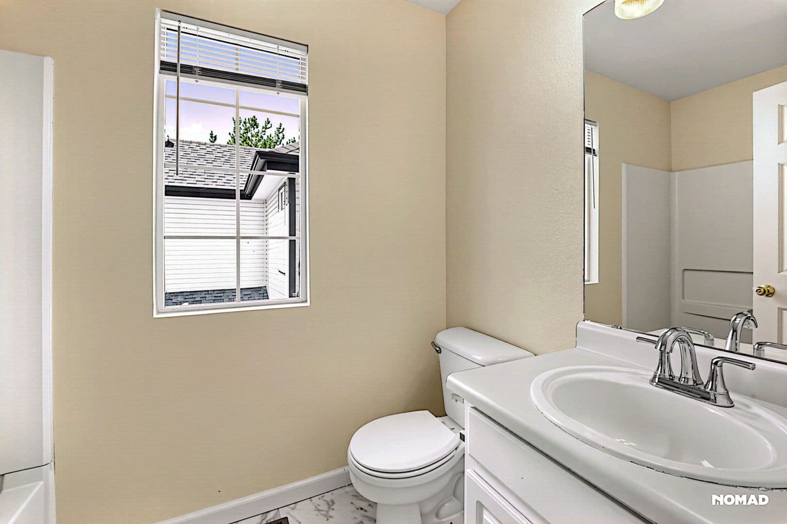 Aurora House: 1533 S Buckley Way