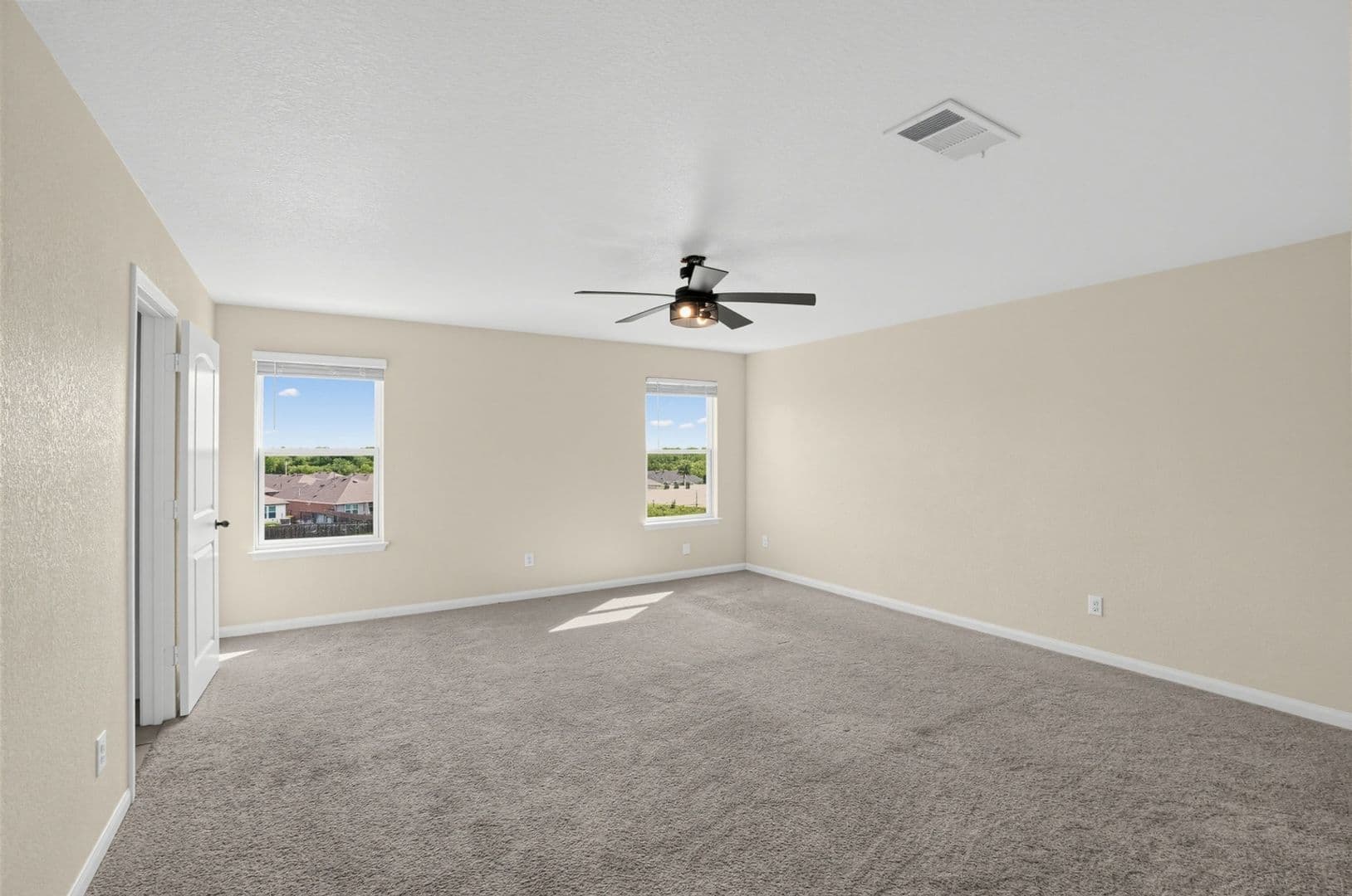 Manor House: 20000 Woodrow Wilson St