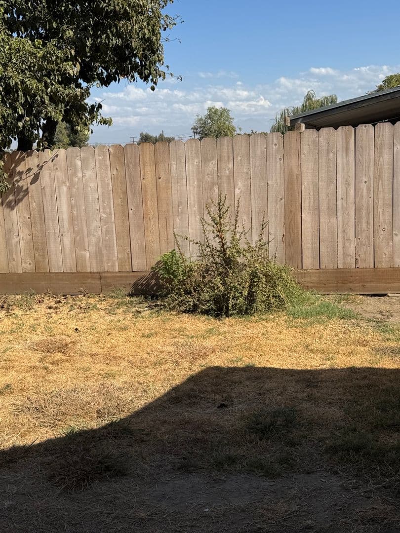 Visalia House: 16534 Avenue 291