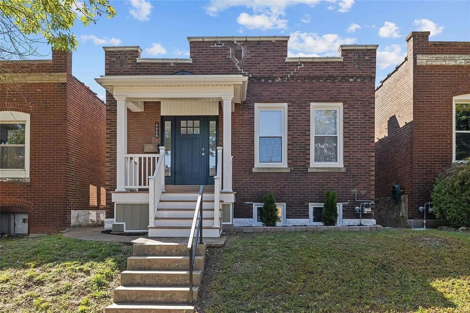 Saint Louis House: 4406 Ellenwood Ave