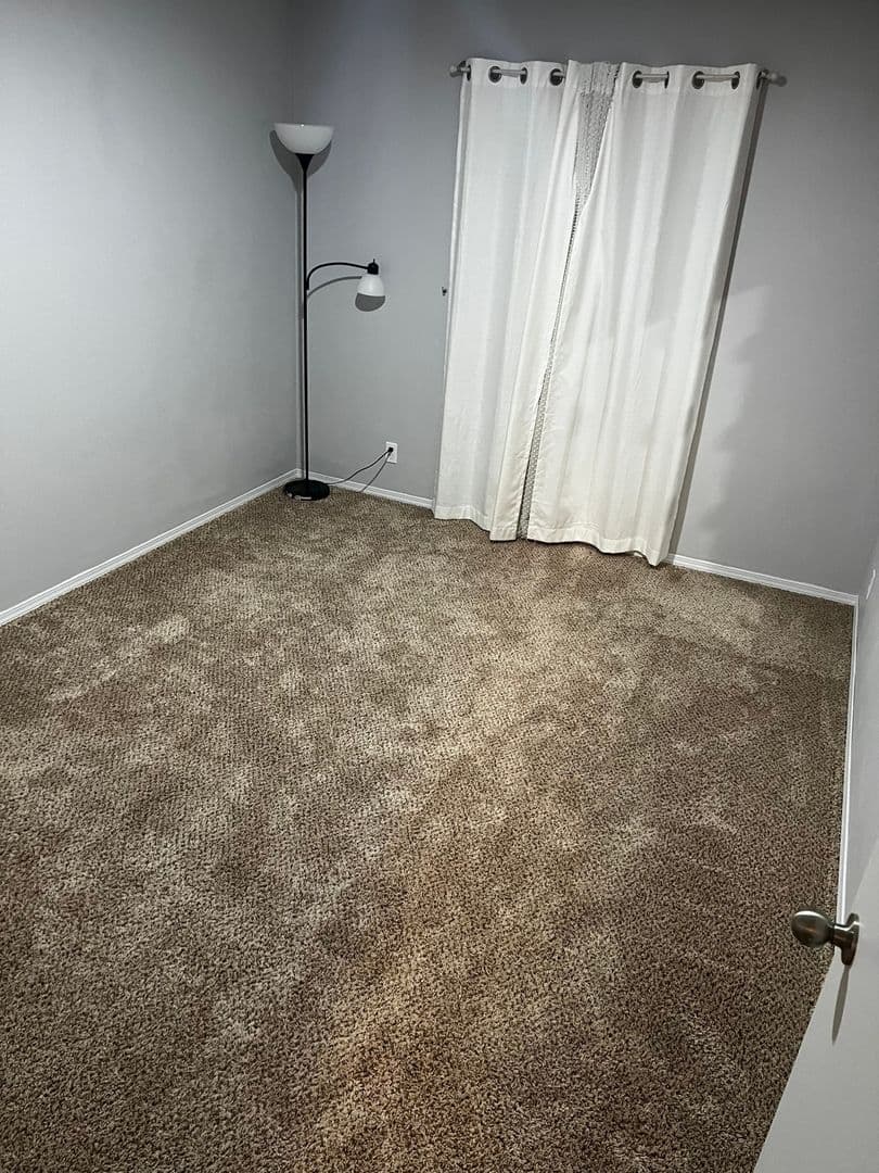 Kent House: 29088 215th Pl SE