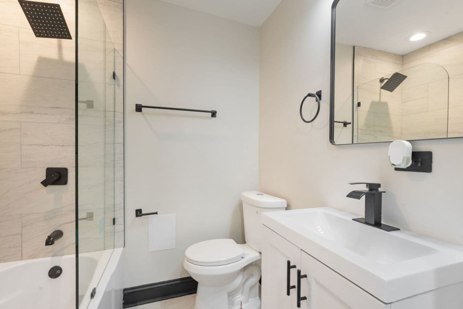 Chicago Townhome: 3824 W Arthington St