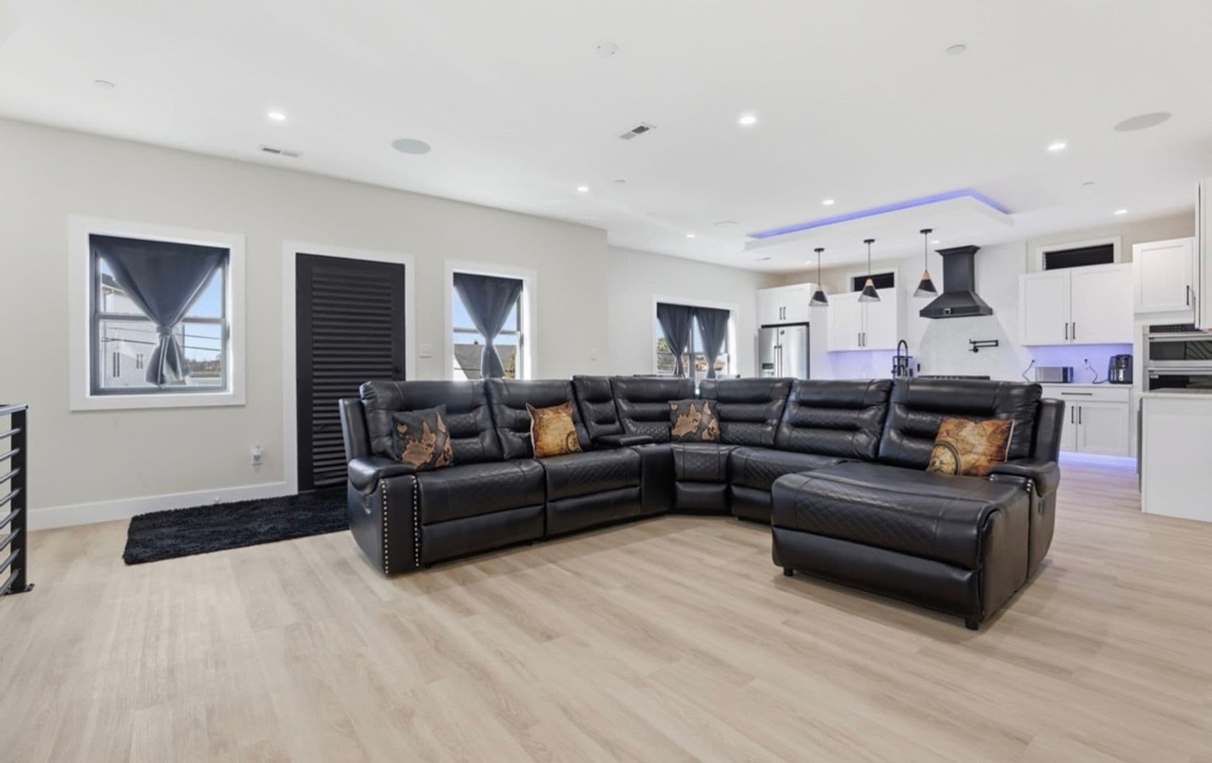 Sparrows Point House: 6931 River Dr Rd
