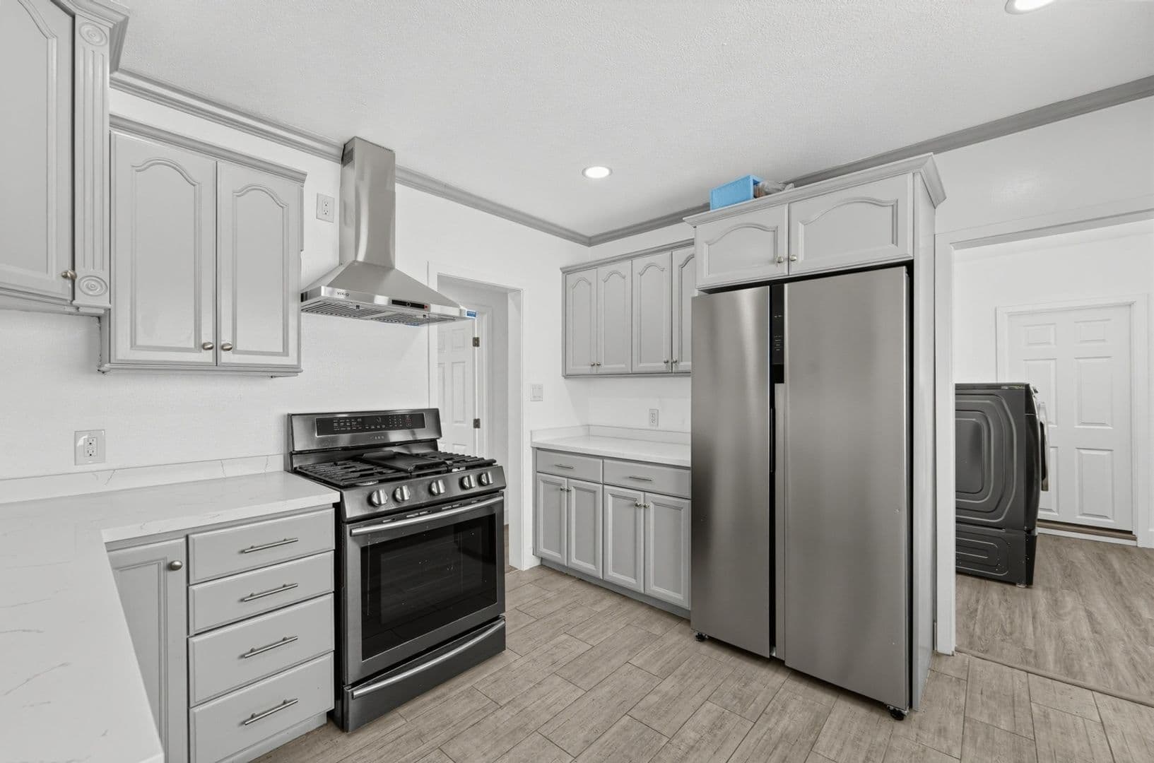 Los Angeles Townhome: 2703 Alsace Ave
