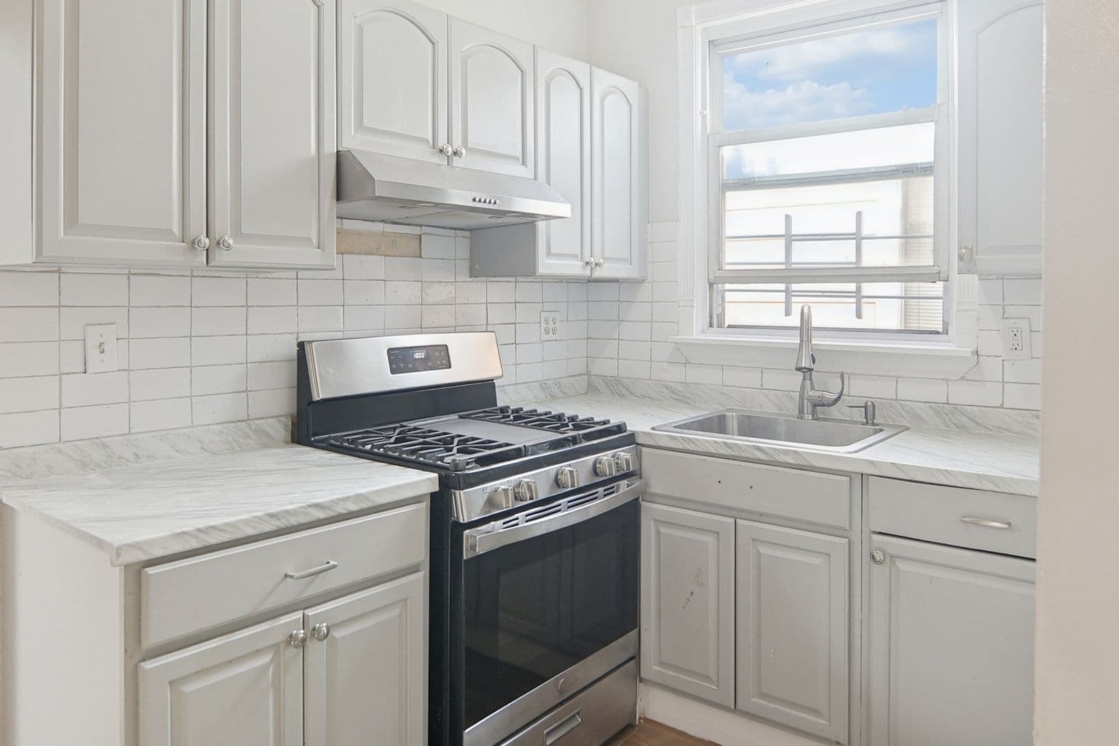 Brooklyn Townhome: 1062 Remsen Ave