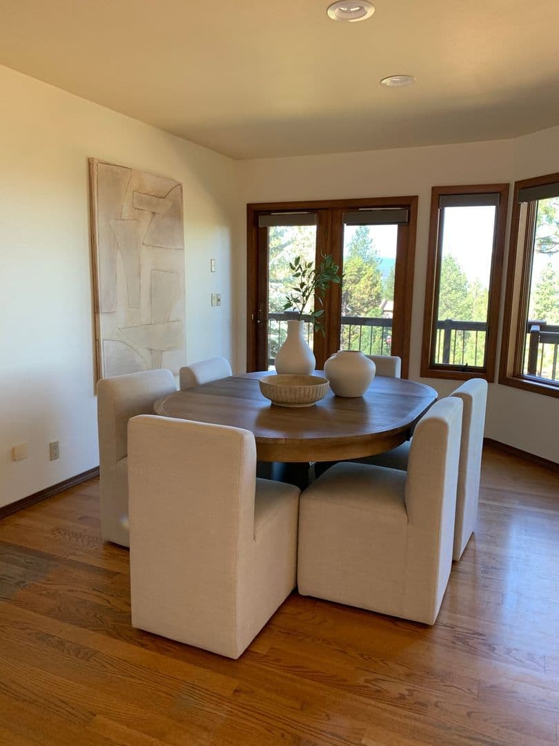 Bend House: 2889 Nw Starview Dr