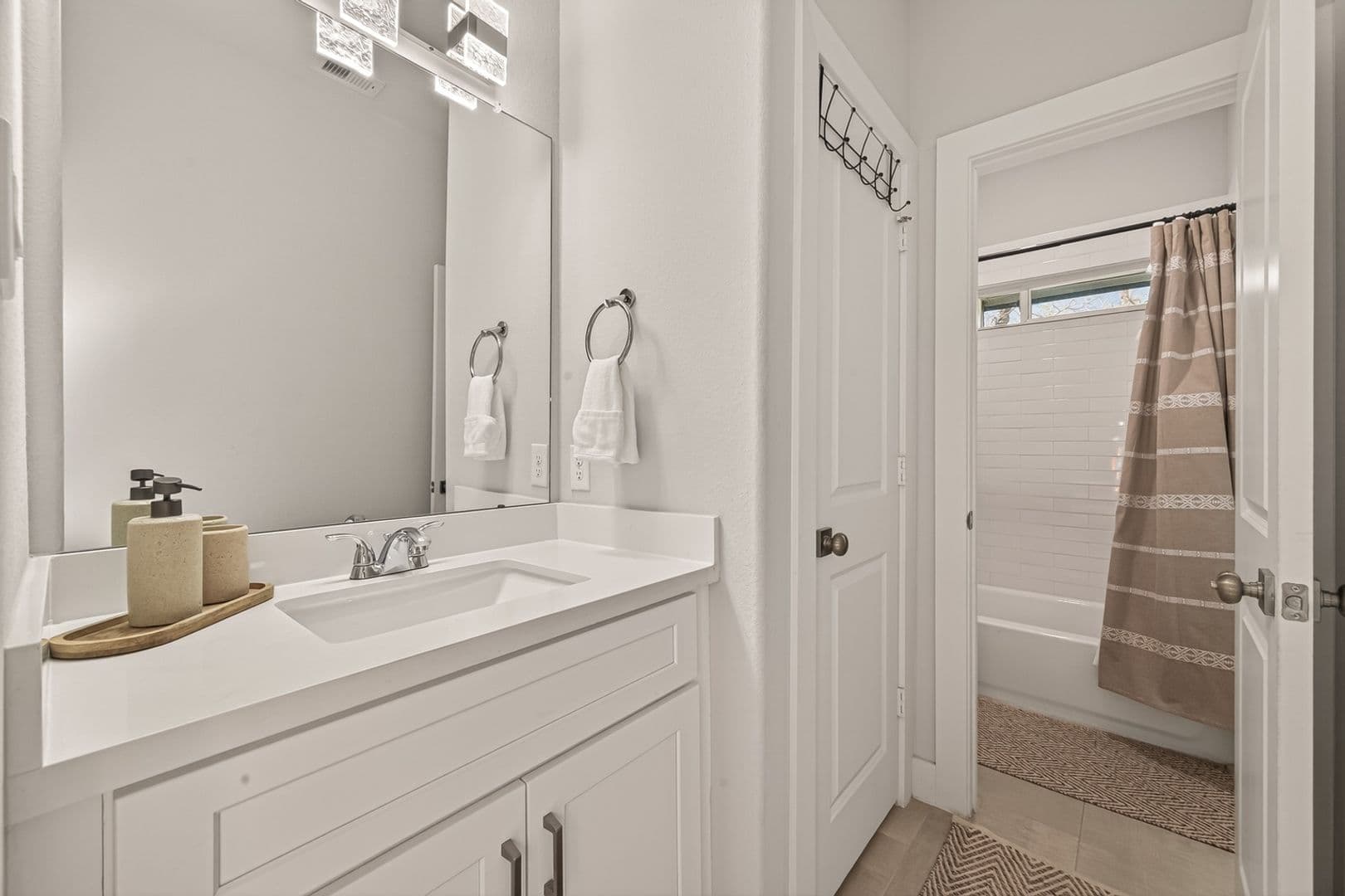 Houston Townhome: 4221 Galesburg St