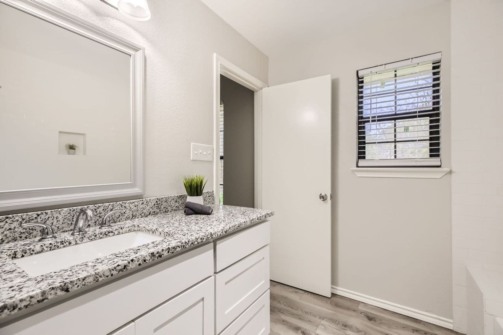 San Antonio House: 4514 Dove Lake St