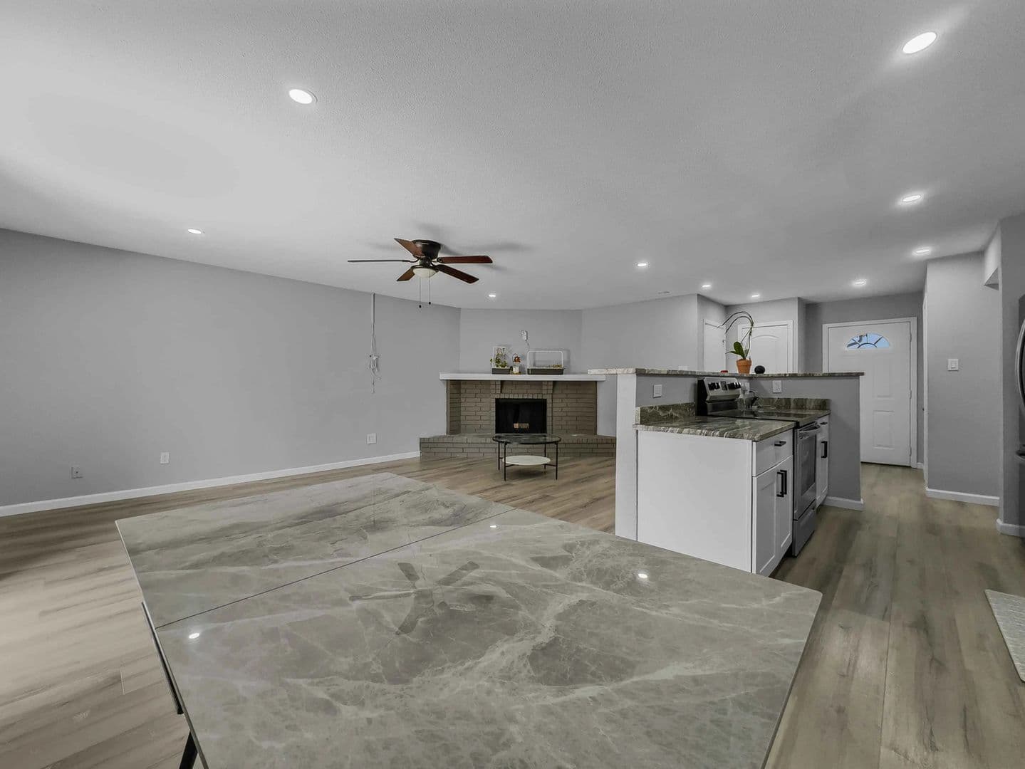 The Colony House: 4917 Woodruff Dr
