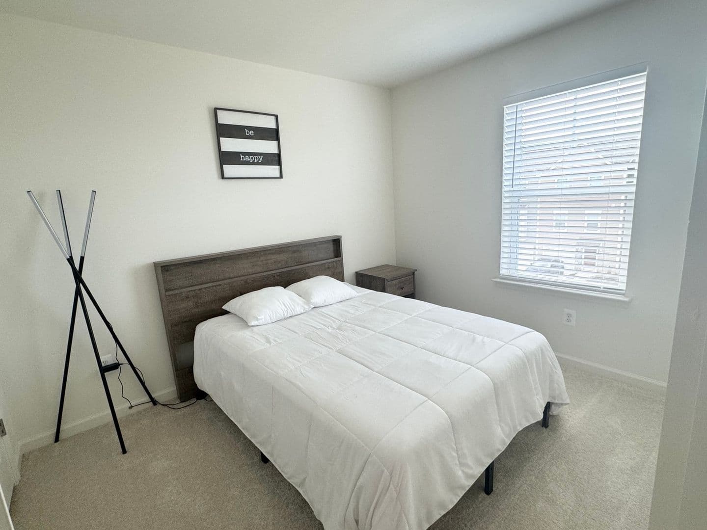 Falling Waters Townhome: 229 Clifton Mnr