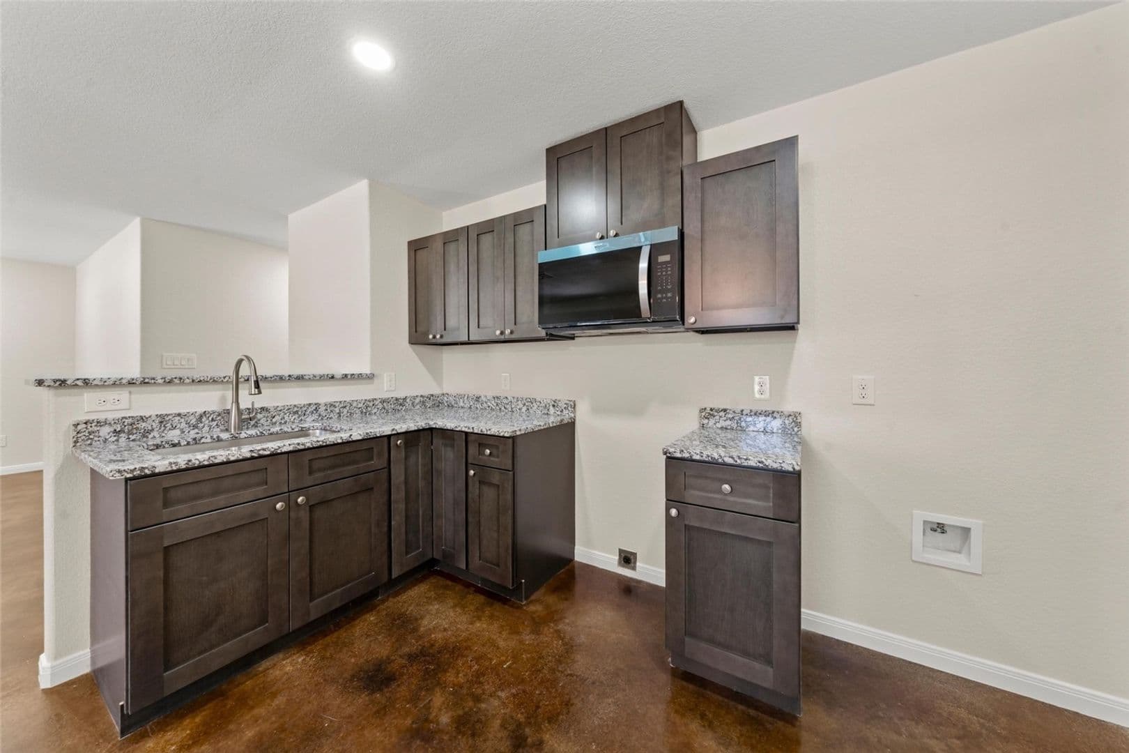 Waco Townhome: 1716 N 12th St