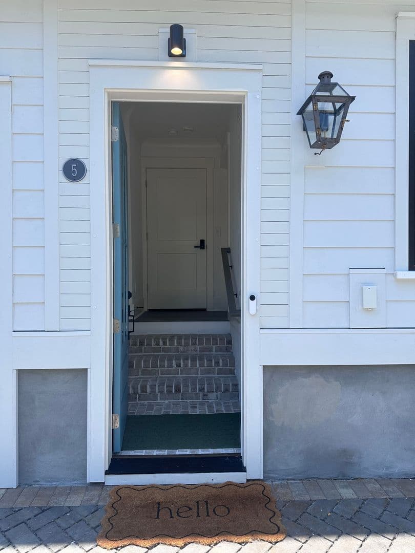 Charleston Townhome: 5 Nats Ct