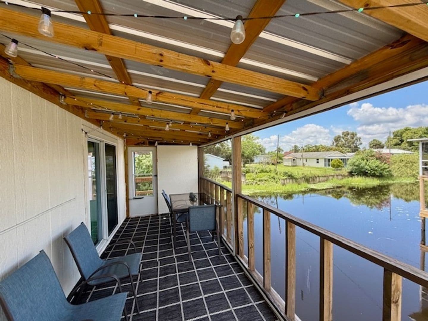 Cocoa House: 5749 Lake Poinsett Rd