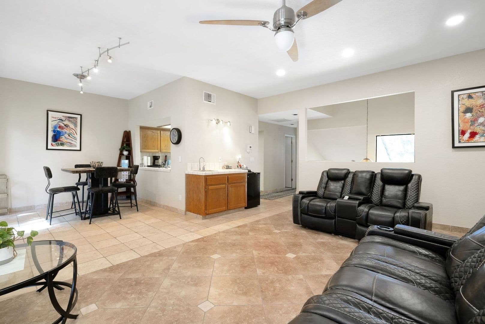 Bakersfield Townhome: 14500 Las Palmas Dr