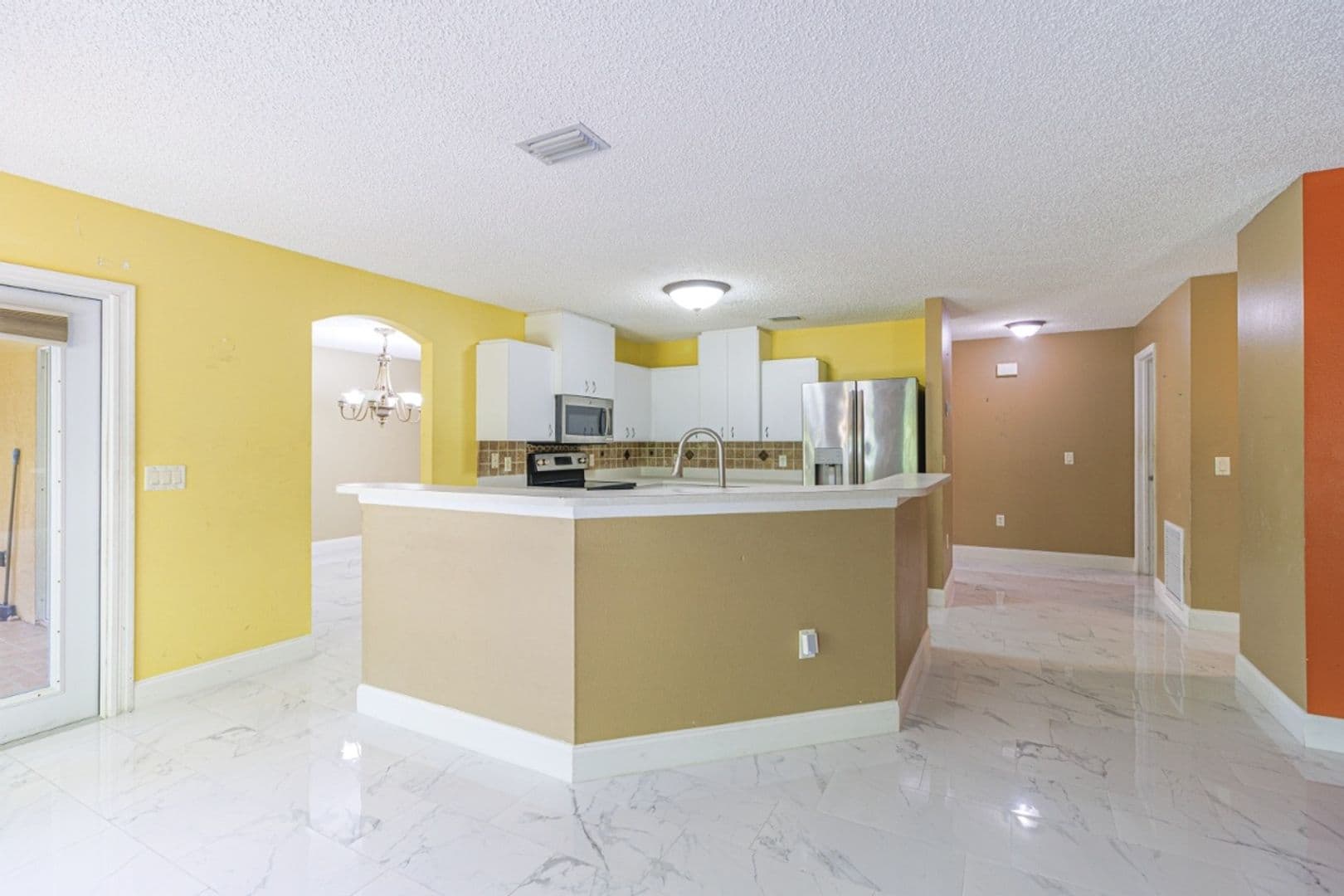 Palm Bay House: 1515 Nona St NE