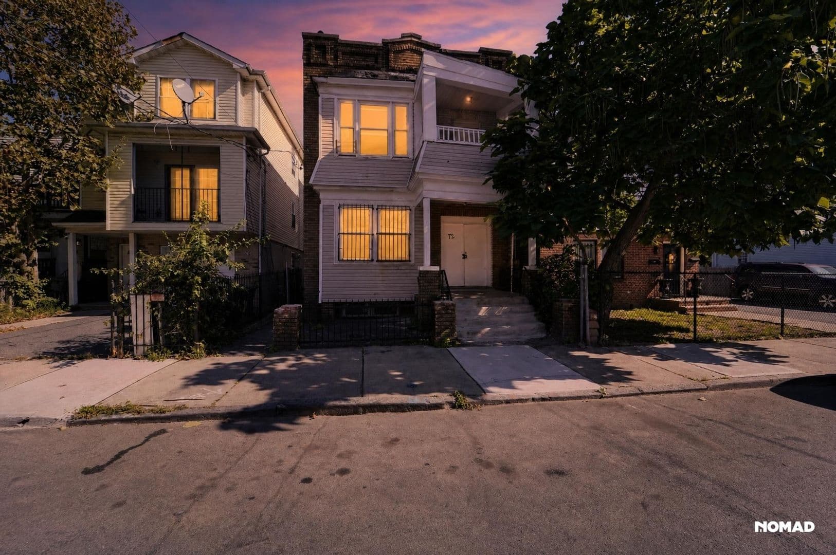 Newark Townhome: 72 Norwood St