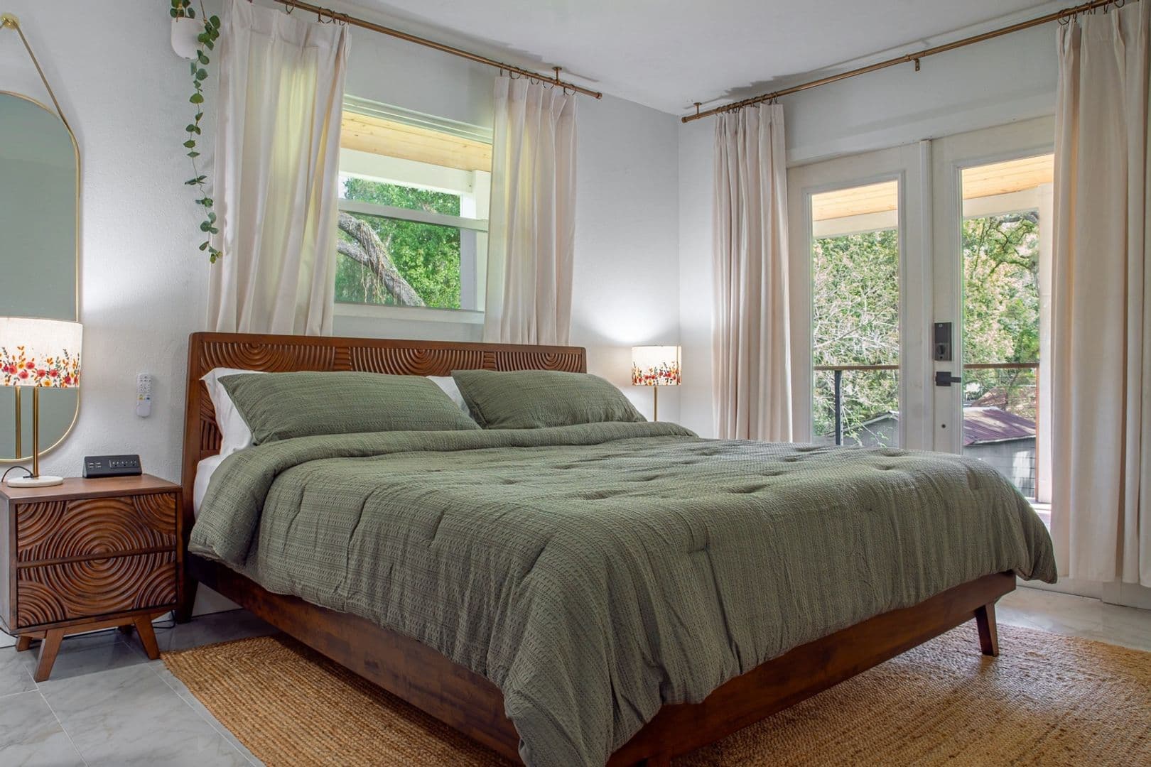 Ocoee House: 349 N Bluford Ave