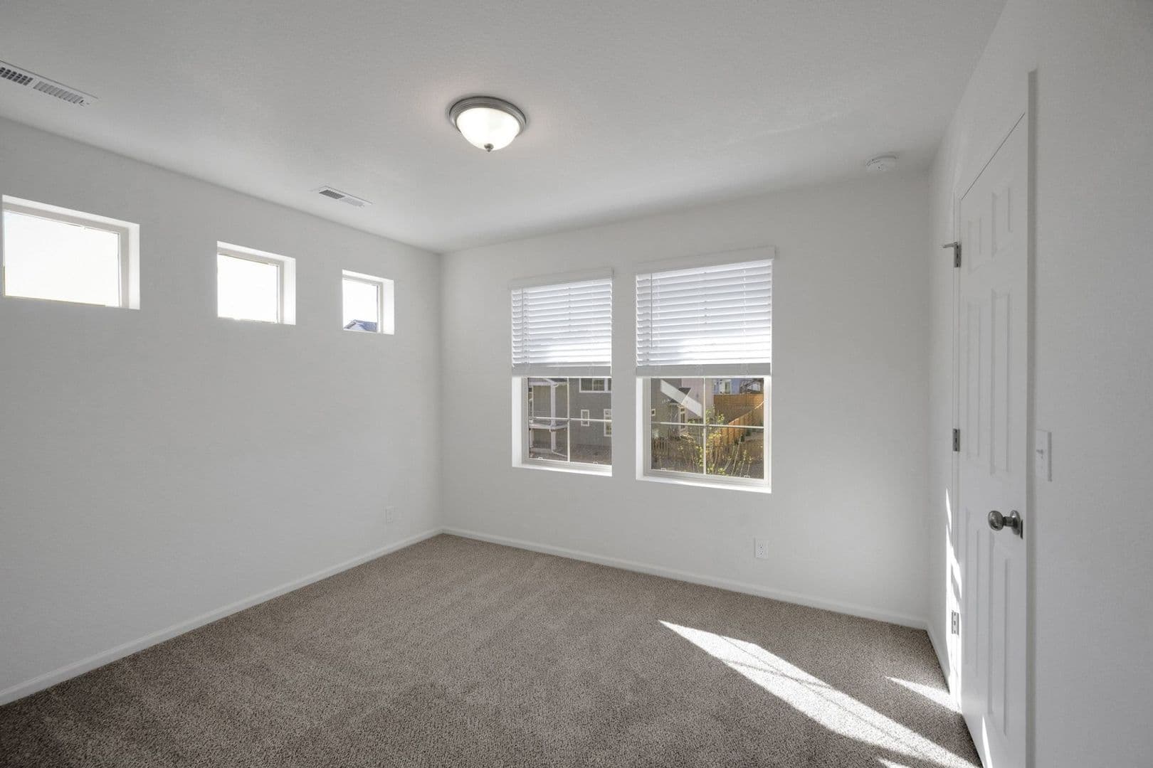 Commerce City House: 16131 E 111th Dr