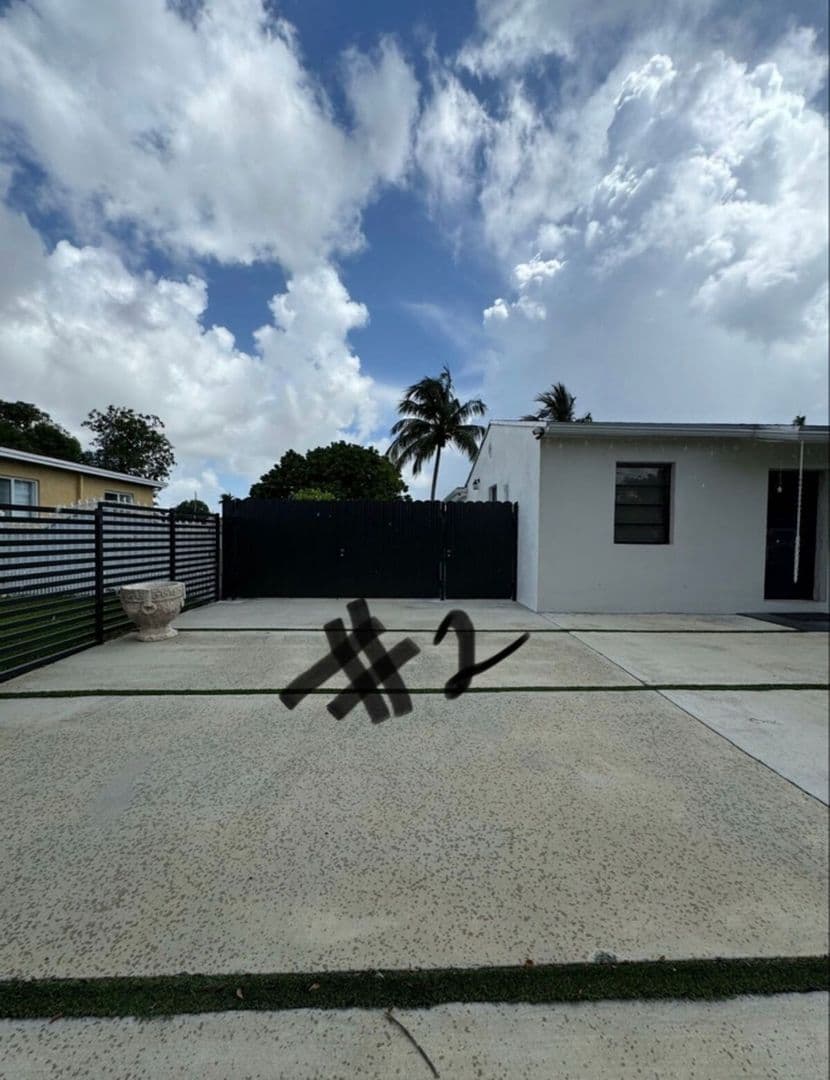 Miami Townhome: 1071 Nw 85th St