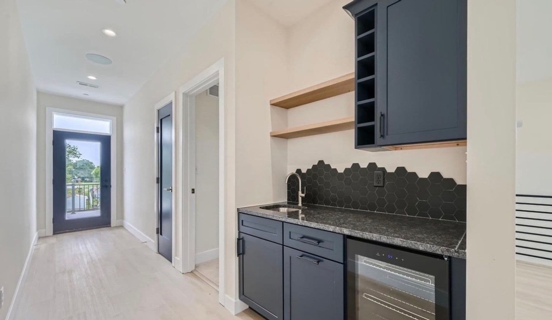Sparrows Point House: 6931 River Dr Rd