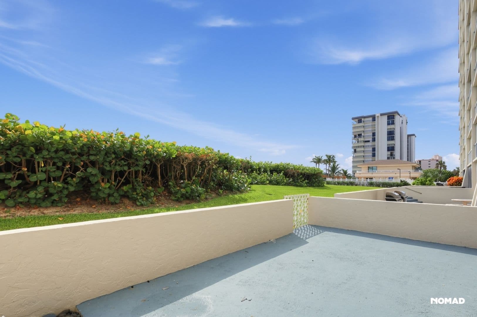 Jensen Beach Condo: 10600 S Ocean Dr