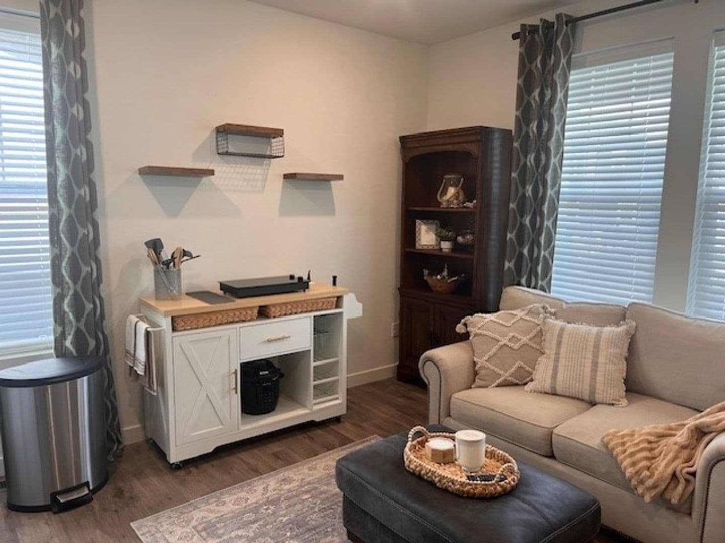 Longmont House: 5435 Inland Ave