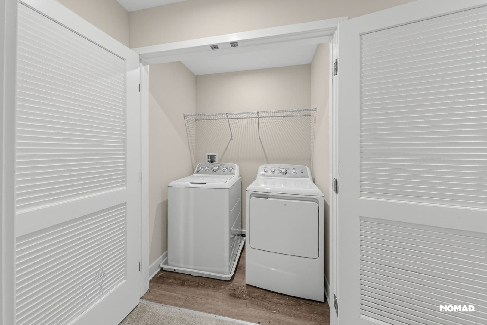 Middletown Townhome: 335 E Cochran St