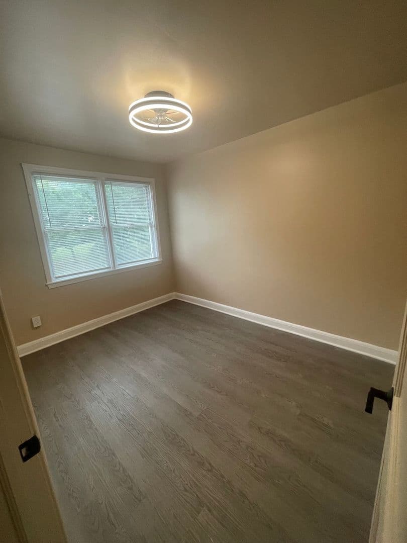 Essex House: 551 Welbrook Rd